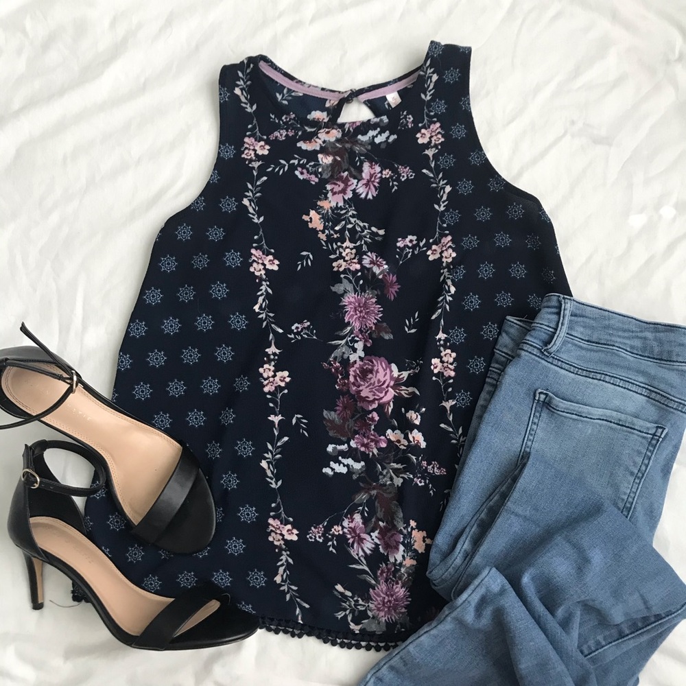 Xhilaration navy floral tank